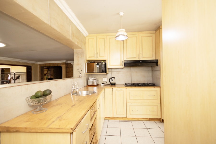 5 Bedroom Property for Sale in Vredekloof Western Cape